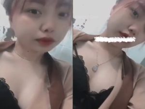 Clip sex  hotgirl Linh Bé 2k5 thủ dâm thỏa mãn cơn nứng